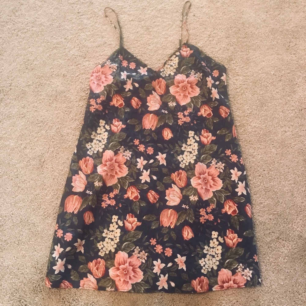 🎀 VINTAGE Lingerie Nightgown